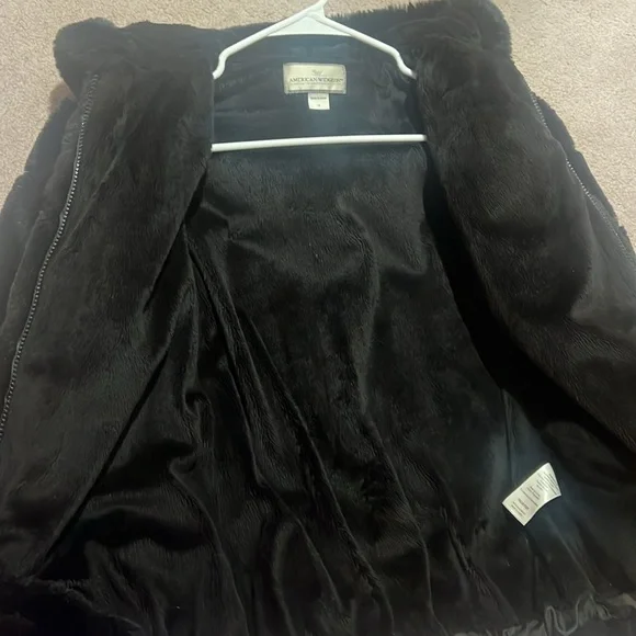 Gorgeous 🖤 American Widgeon, Black Faux Fur Coat size 14 Girls Like New